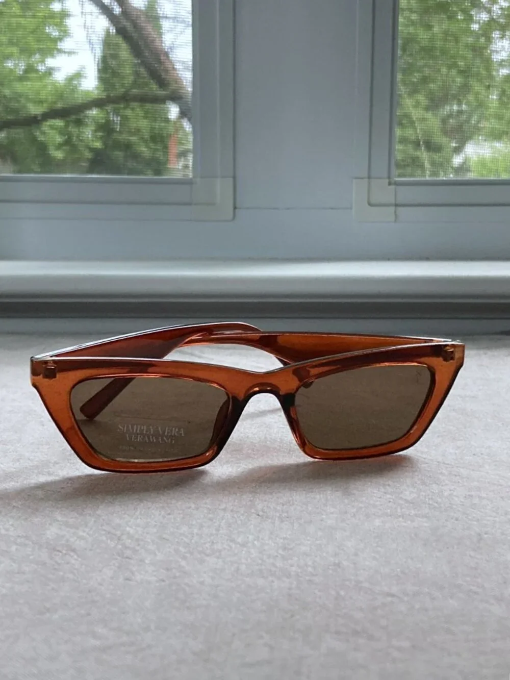 Simply Vera, Vera Wang, FATIMA amber Sunglasses, Weekender Travel Shades, NWOT